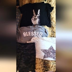 3 t-shirts and 1 pair of shorts all size Medium  pre-owned good condition 👌